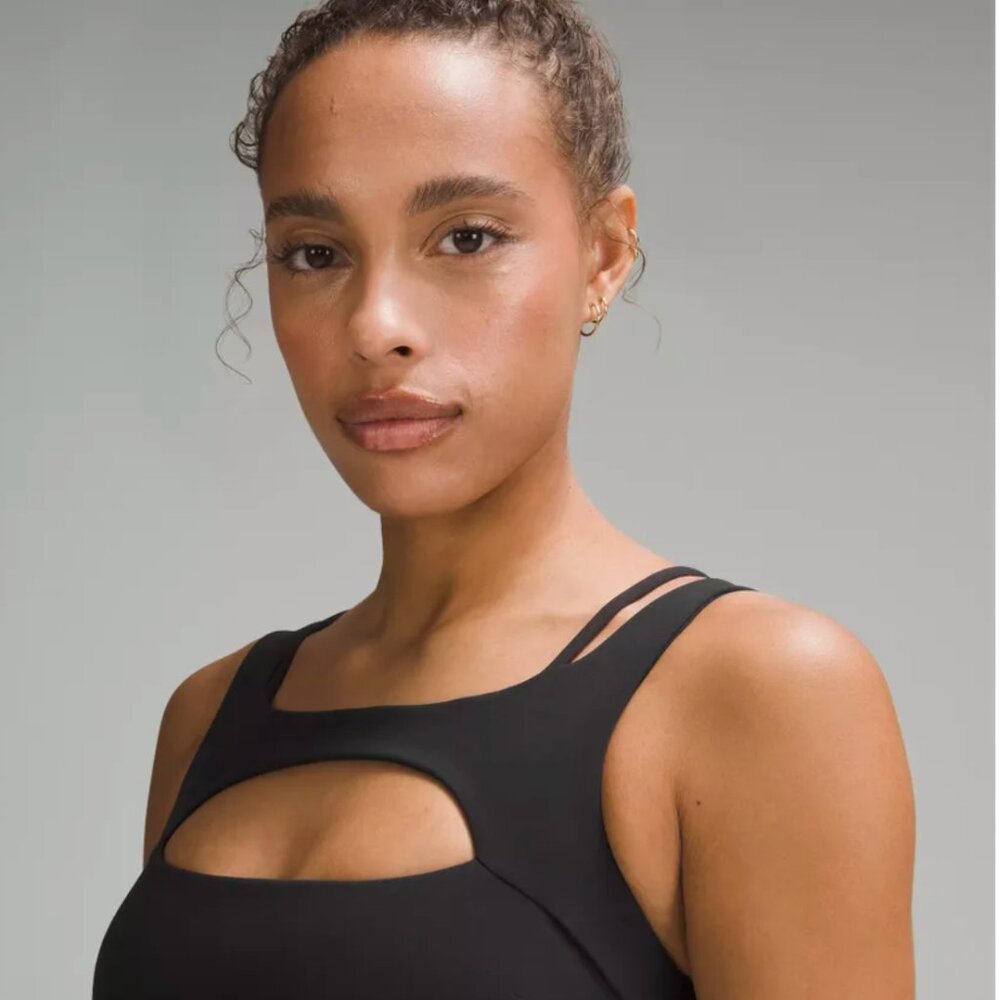 lululemon Everlux Front Cut-Out Train Bra 6 - Picture 3 of 3